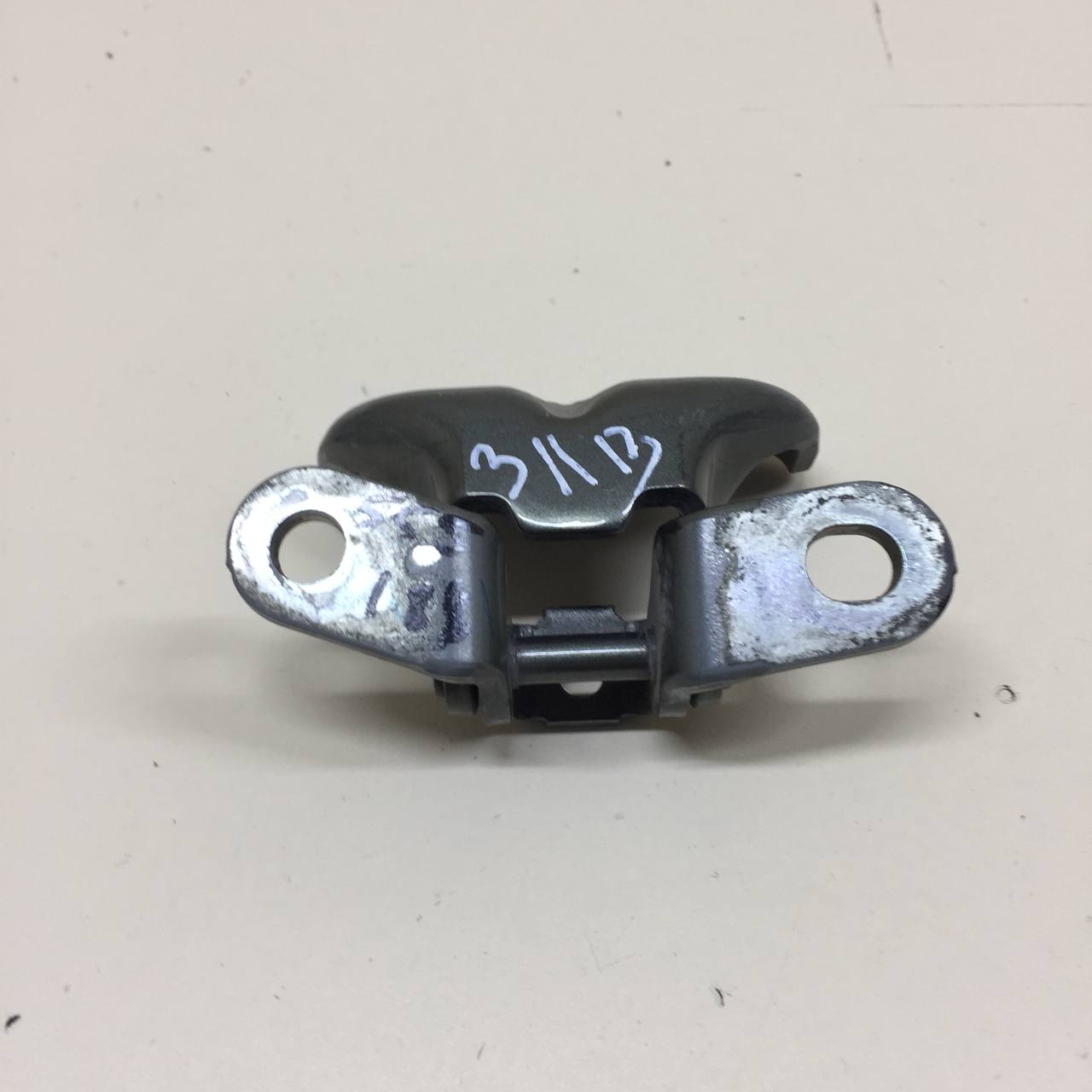 Петля двери задней правой верхняя Hyundai ix35 (LM) 2010-2015