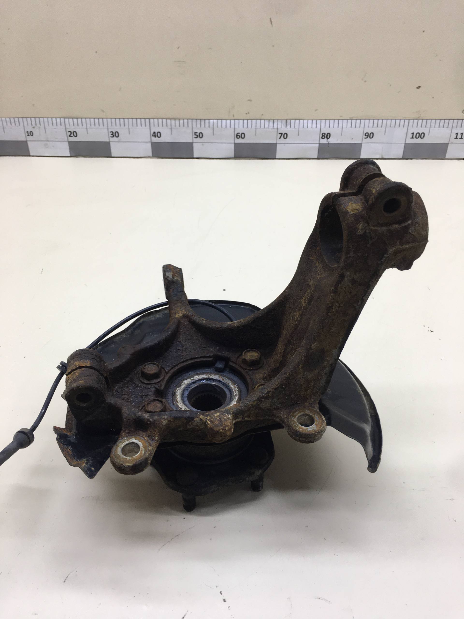 Кулак поворотный передний левый Nissan Qashqai (J11) 2014>