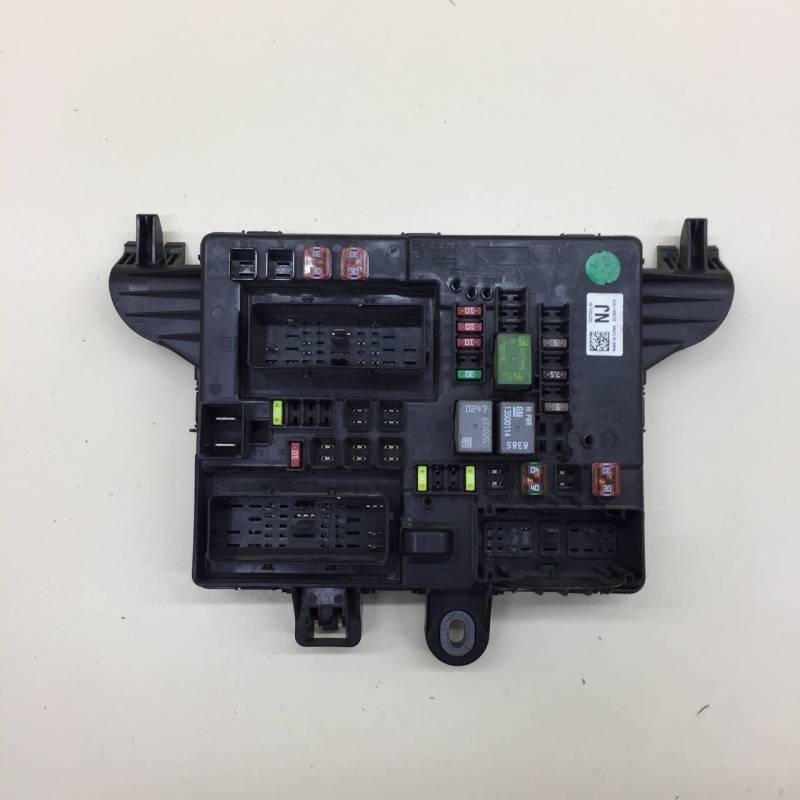 Блок предохранителей Opel Insignia 2008-2017