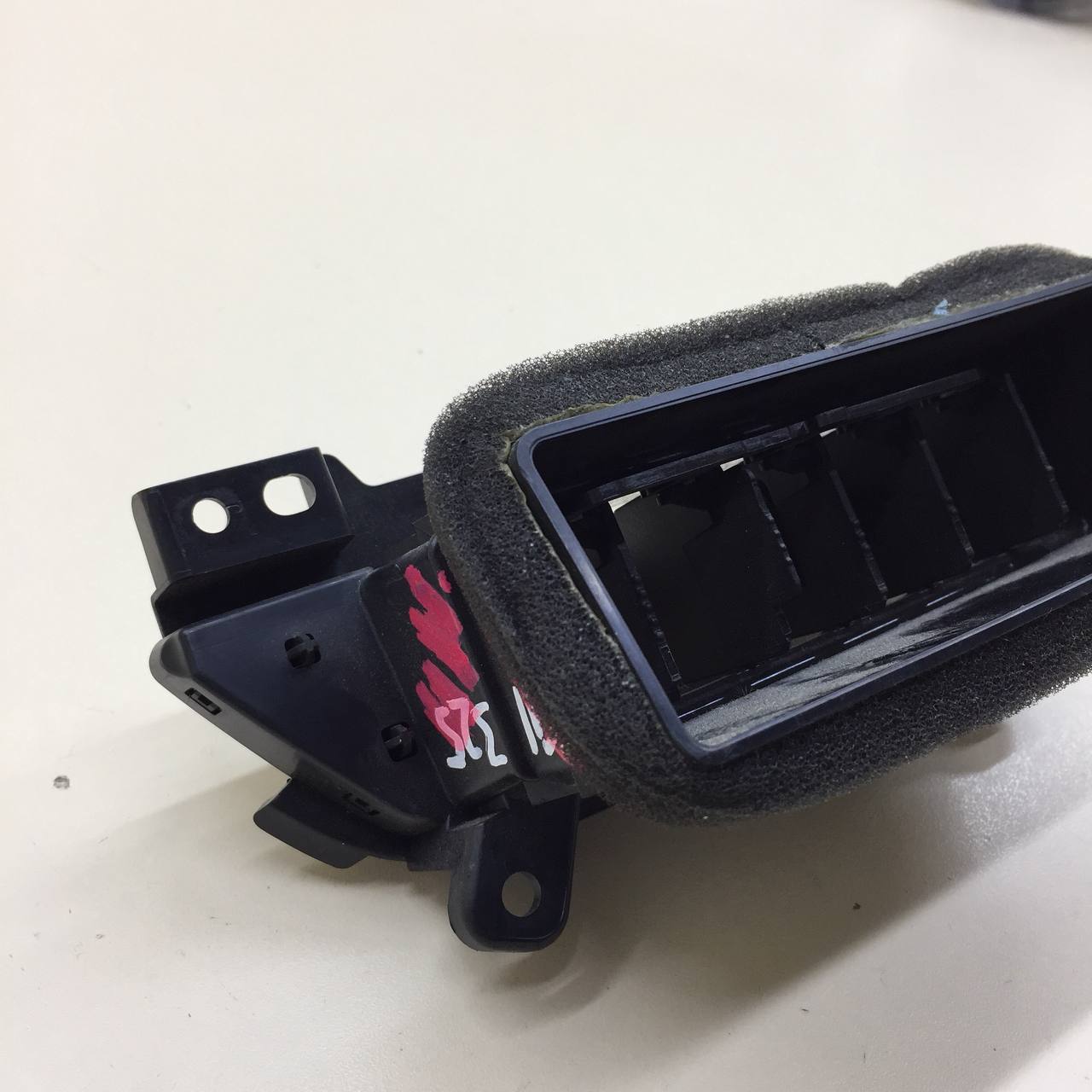 Дефлектор воздушный Changan UNI-K 2020>