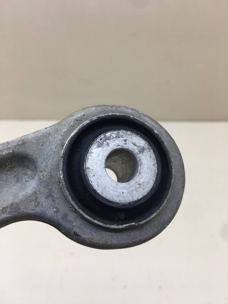 Рычаг задний верхний правый Mercedes-Benz C-Class (W205) 2014>