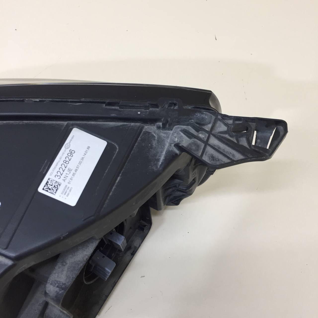 Фара левая Volvo XC90 2015>