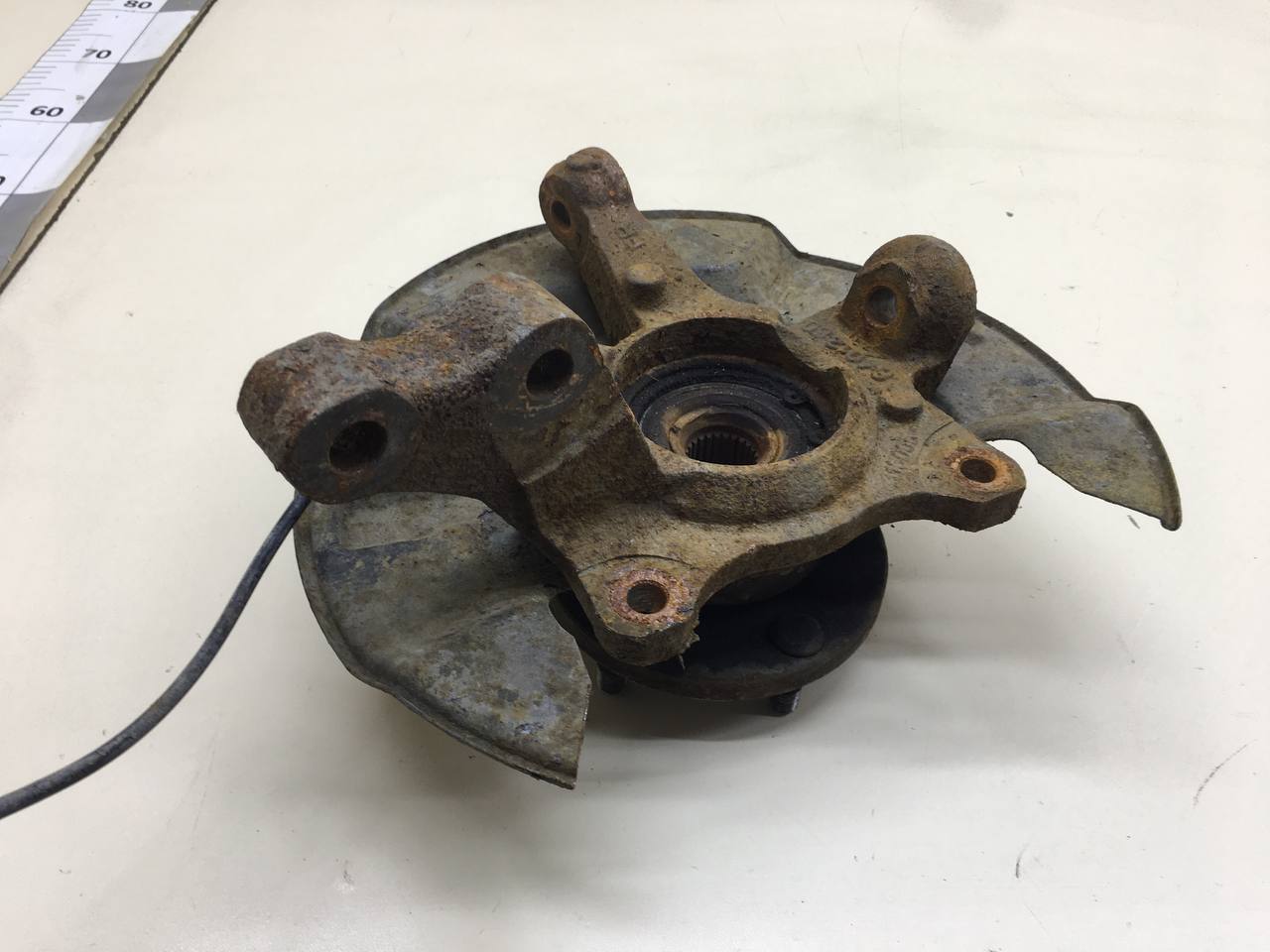 Кулак поворотный передний правый Geely Emgrand EC7 2008>