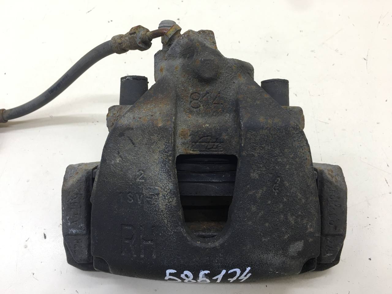 Суппорт передний правый Ford Focus 3 2011>