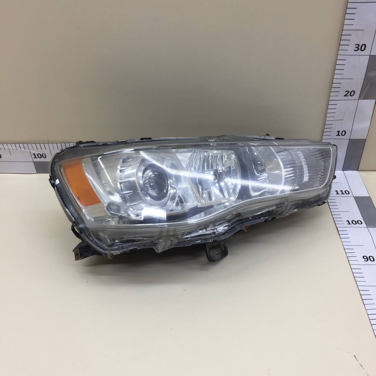 Фара правая Mitsubishi Outlander XL (CW) 2006-2012