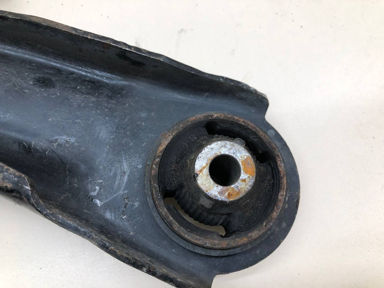 Рычаг передний правый Renault Koleos (HY) 2008-2016