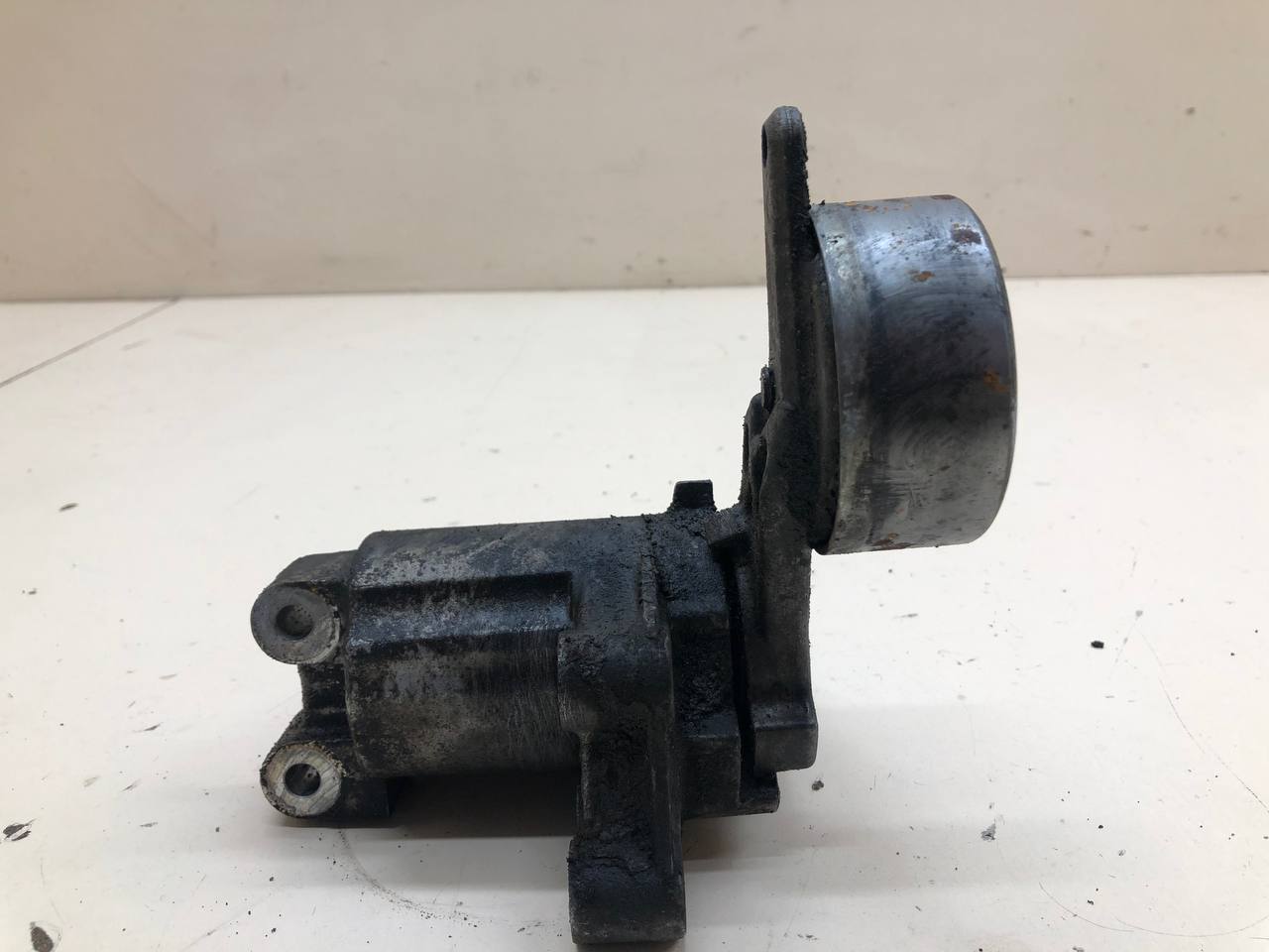 Кронштейн ролика натяжного Toyota Hilux 2004-2015