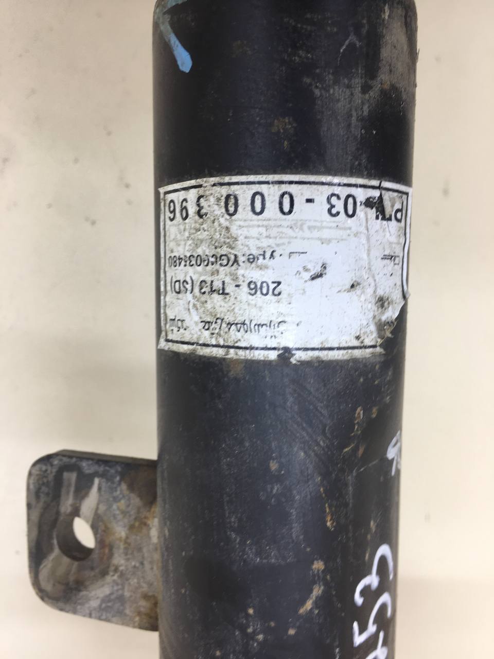 Амортизатор передний левый Peugeot 206 1998-2012