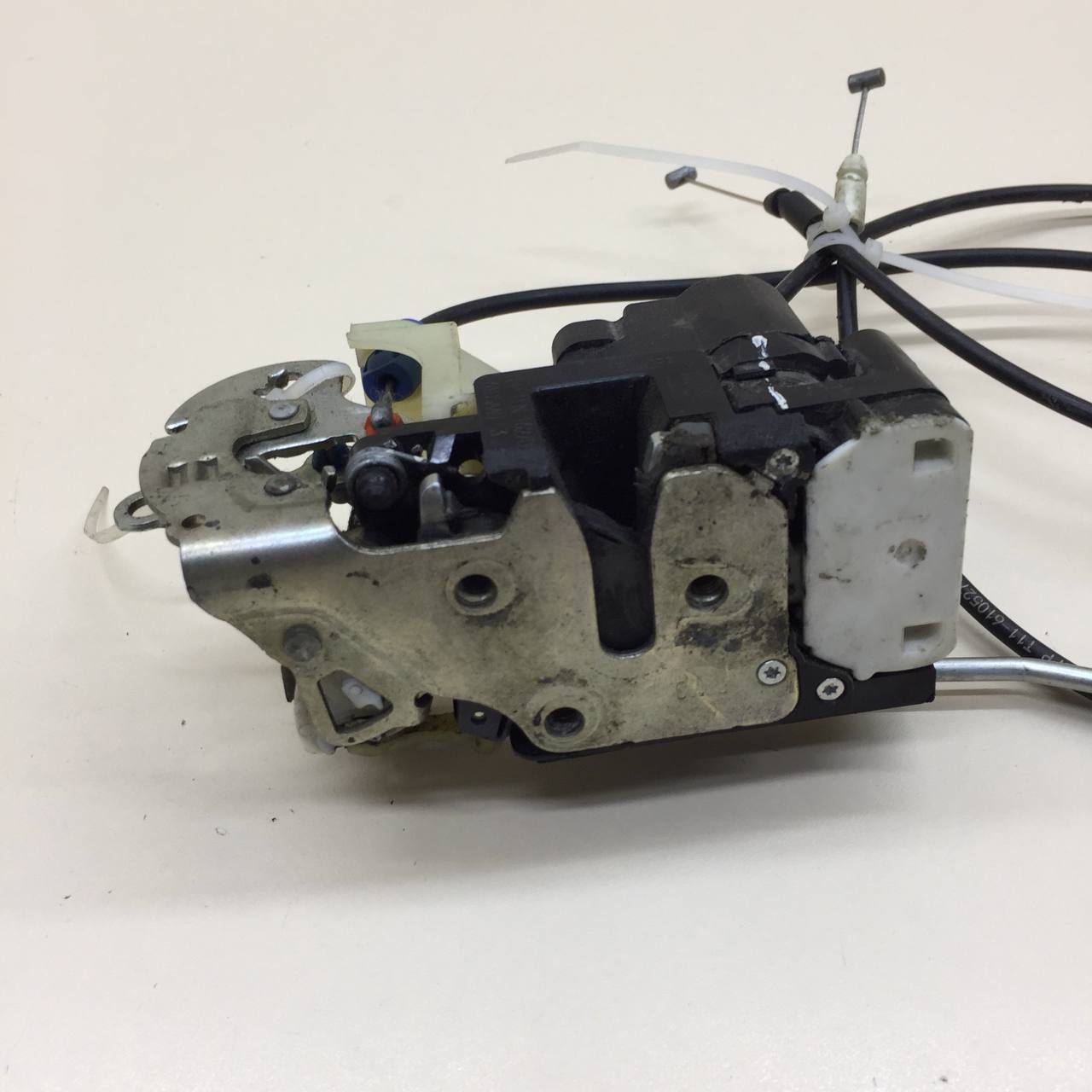 Замок двери передней правой Chery Tiggo 3 2014-2020