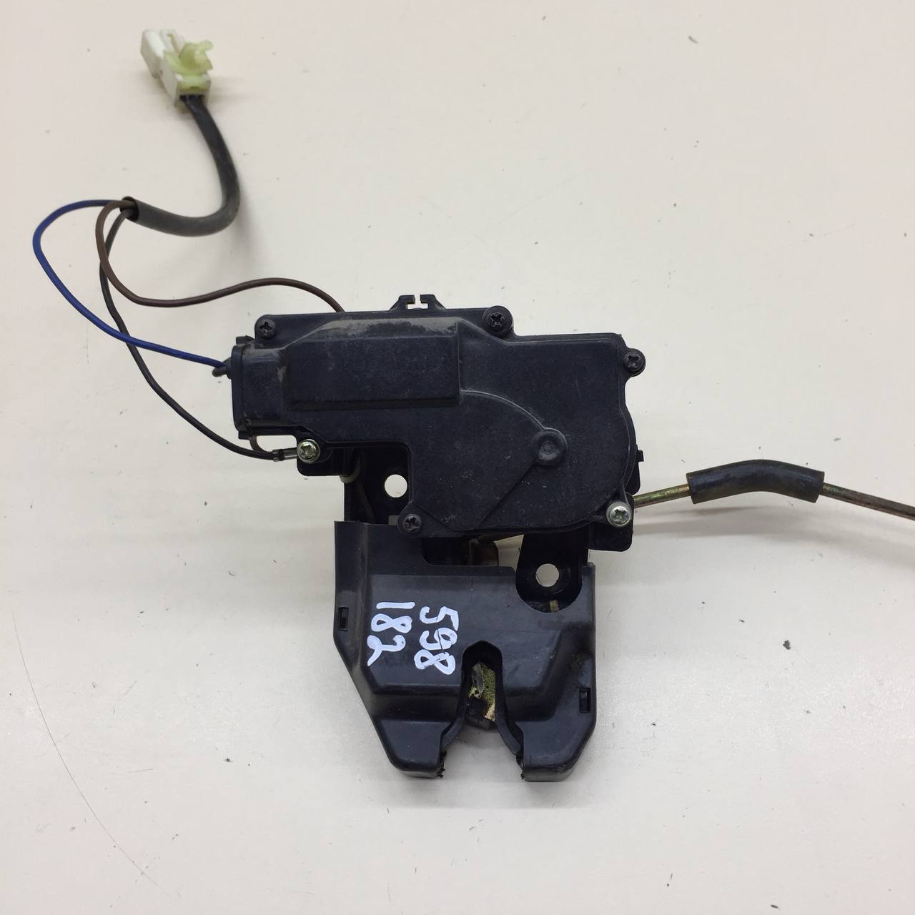 Замок багажника Vortex Estina 2008-2012