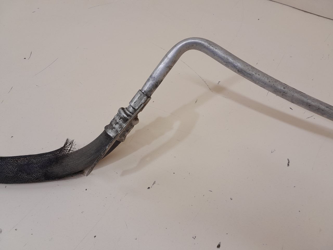 Трубка кондиционера Chevrolet TrailBlazer (GMT360) 2001-2010