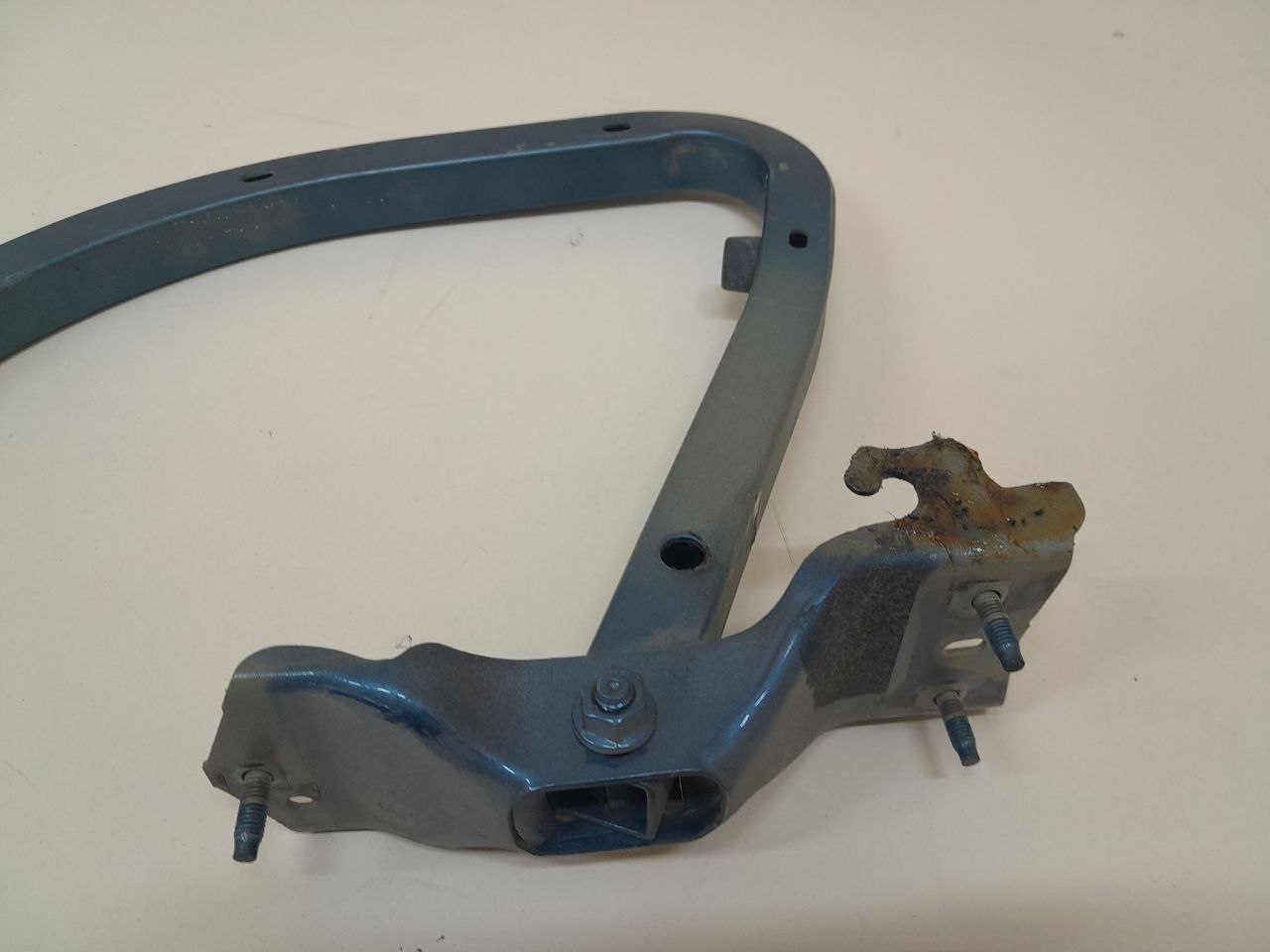 Петля крышки багажника Citroen C-Elysee 2012-2017