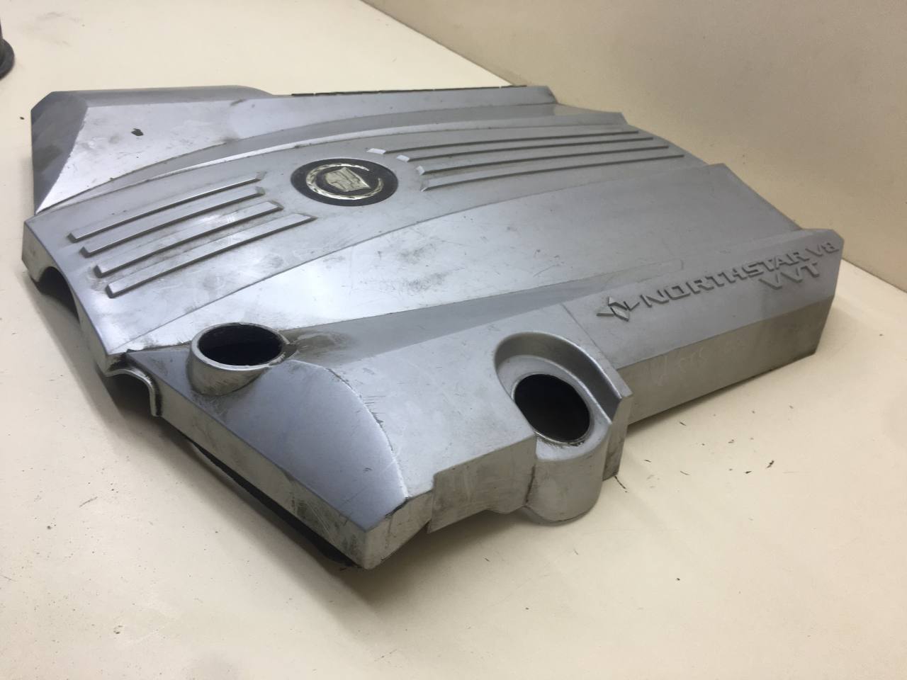 Крышка двигателя декоративная Cadillac STS 2004-2011