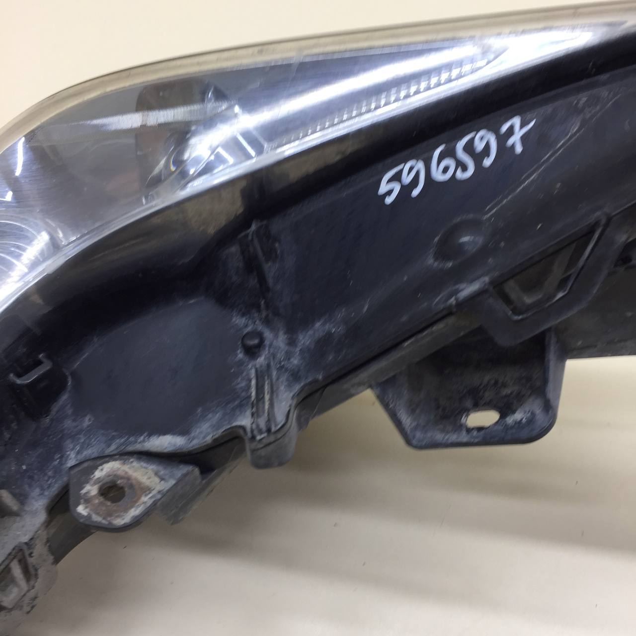 Фара противотуманная правая Lexus LX450D/570 2015>