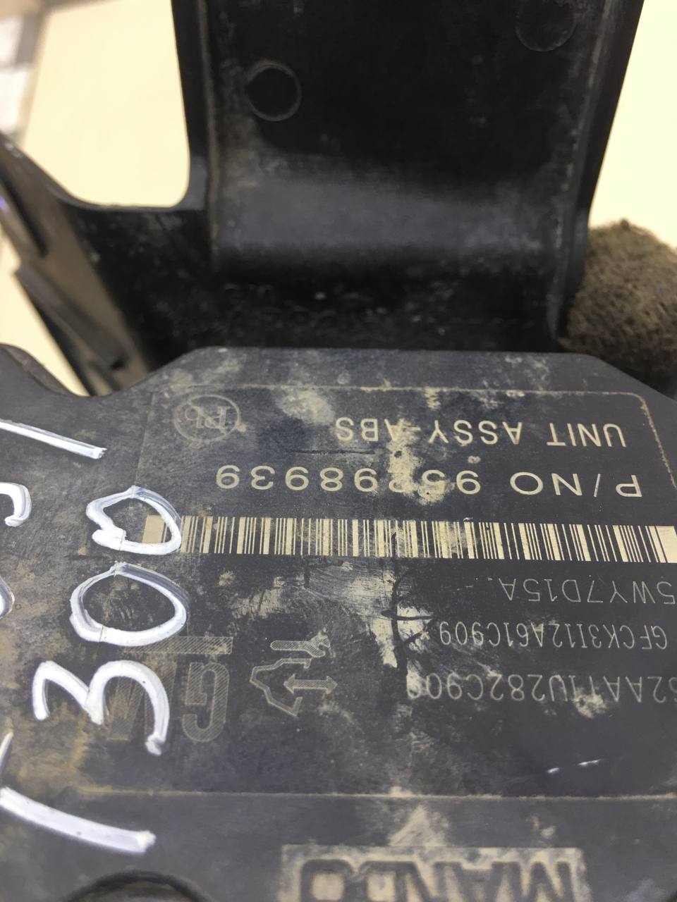 Блок ABS (насос) Chevrolet Aveo T300 2011>