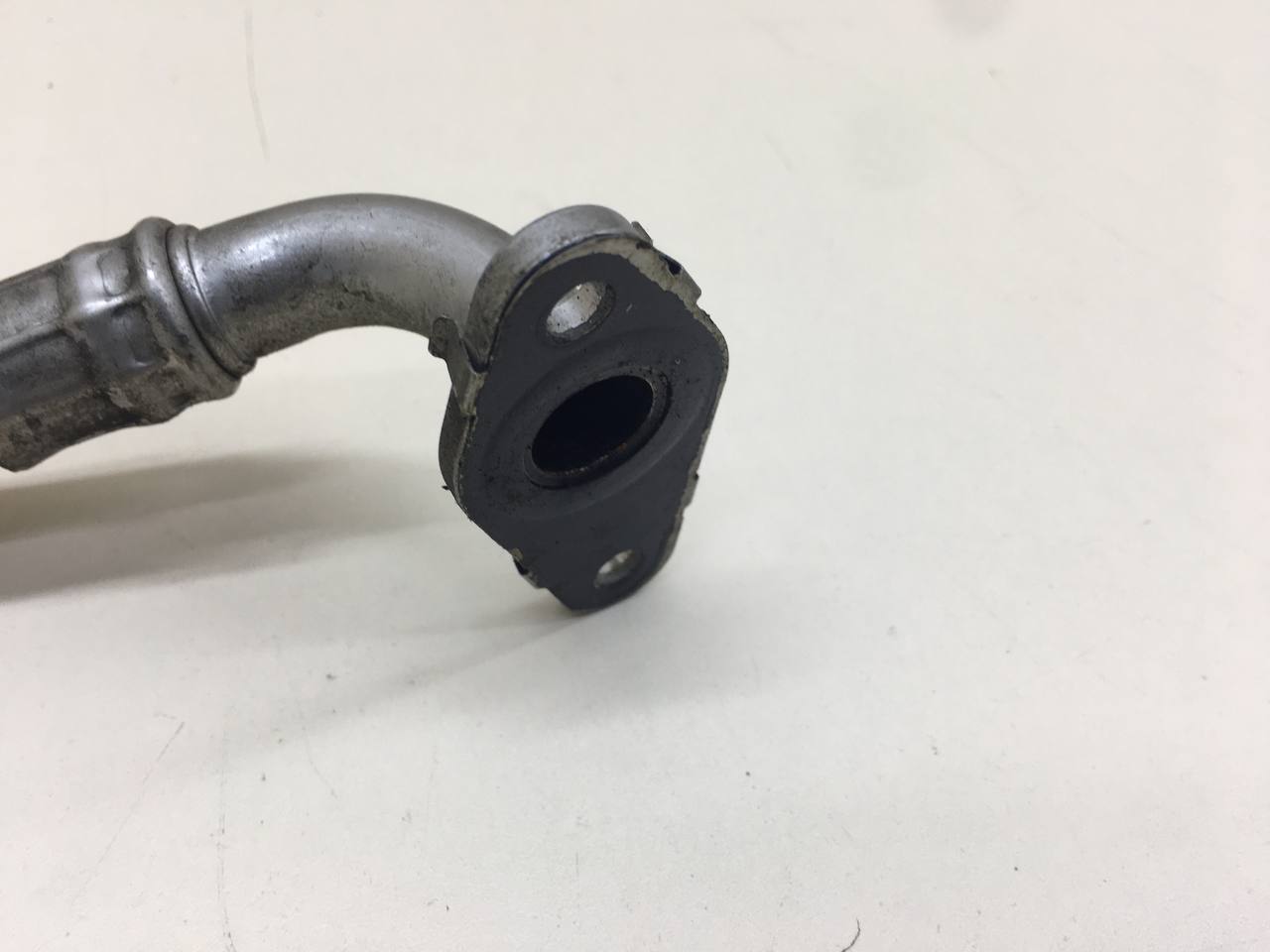 Трубка турбокомпрессора (турбины) Volkswagen Tiguan (5N2) 2011-2016