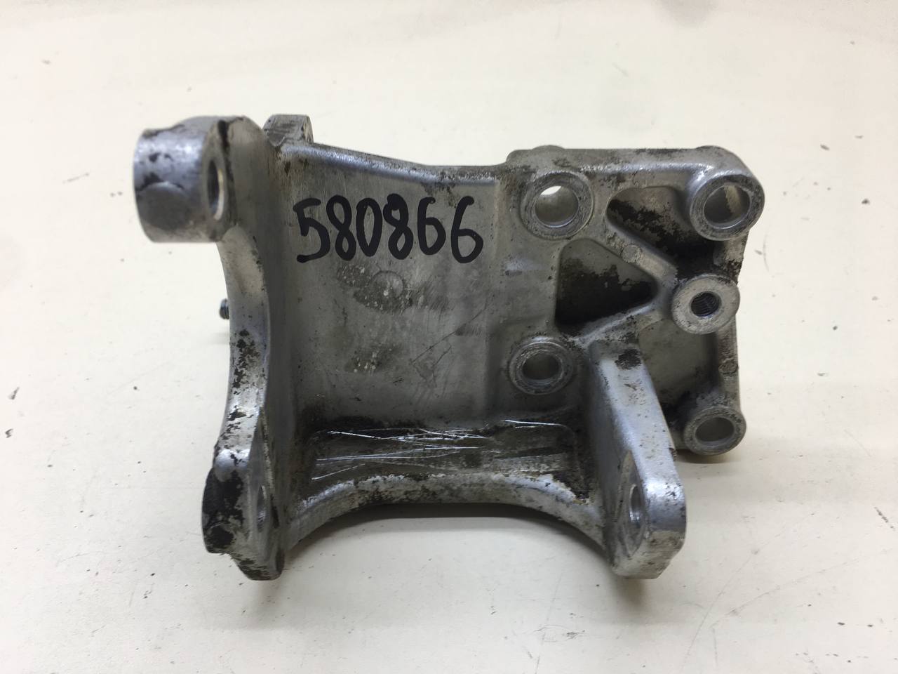 Кронштейн гидроусилителя Suzuki Liana 2001-2007