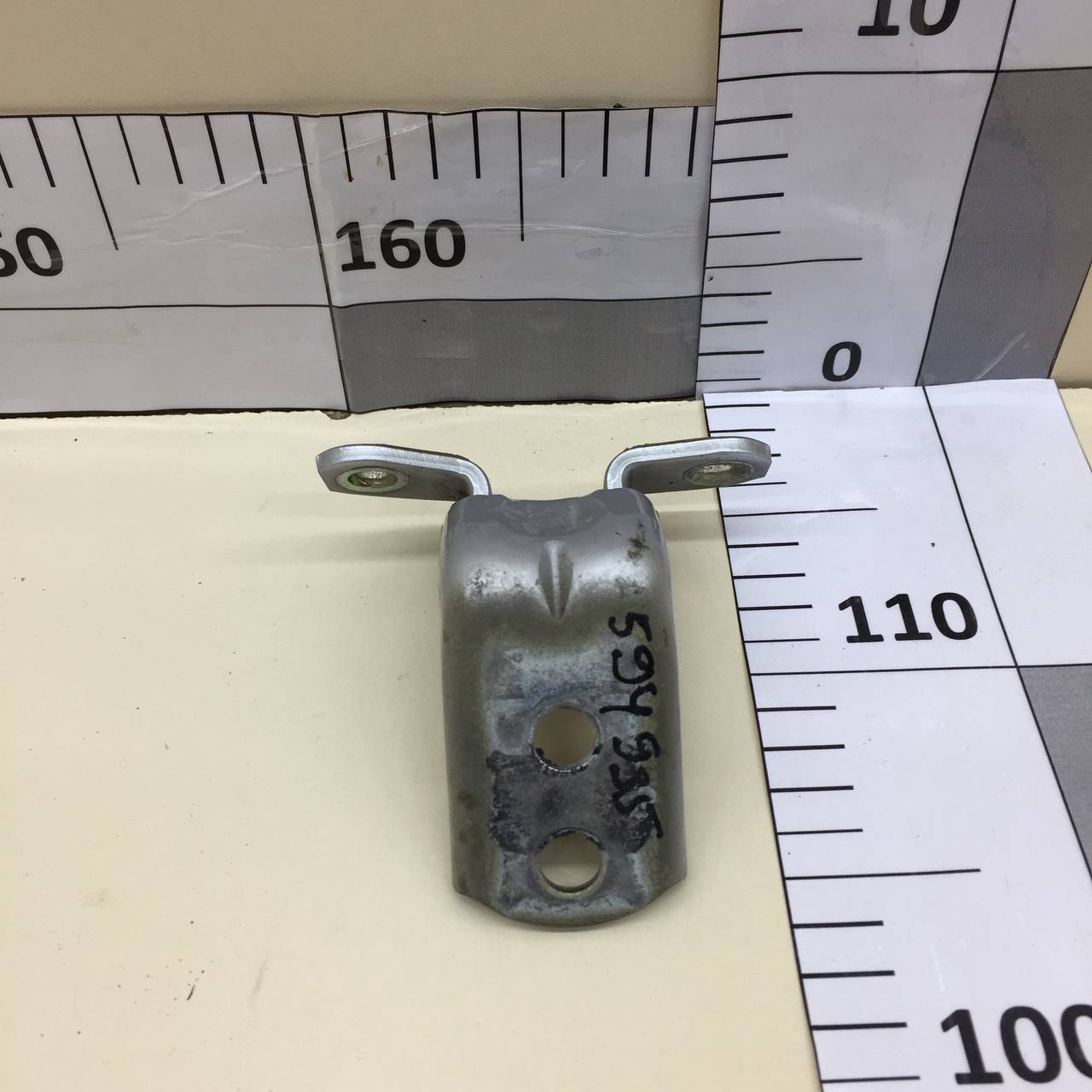 Петля двери передней правой верхняя Nissan Maxima (a36) 2015-2023