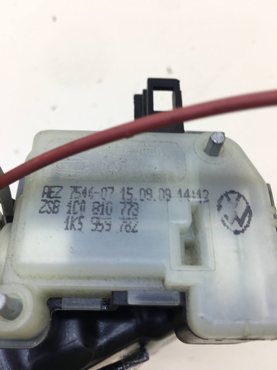 Активатор замка крышки бензобака Audi TT (8J) 2006-2015