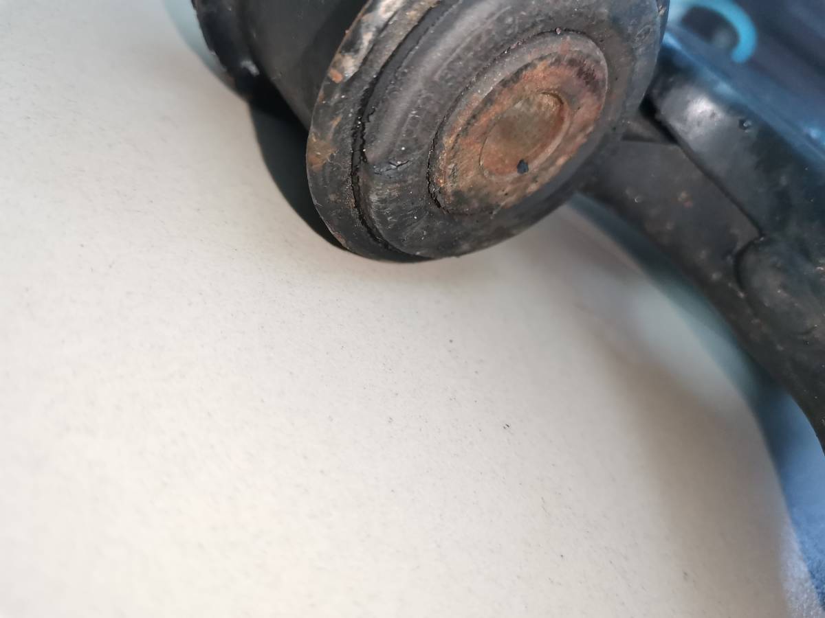 Рычаг передний левый Mazda Demio (DY) 2002-2007