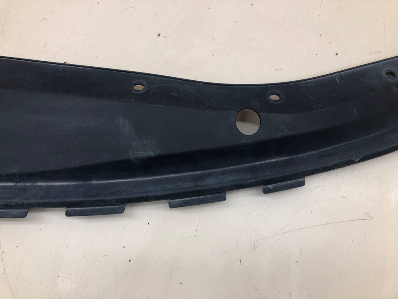 Кожух замка капота Hyundai Starex H1/Grand Starex 2007>