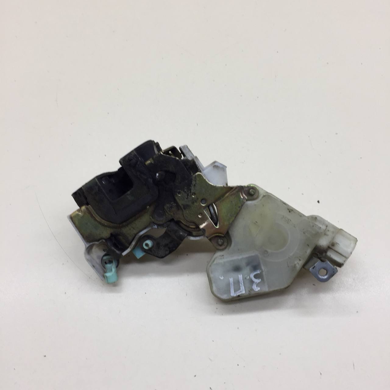 Замок двери задней правой Nissan Almera Classic (B10) 2006-2013