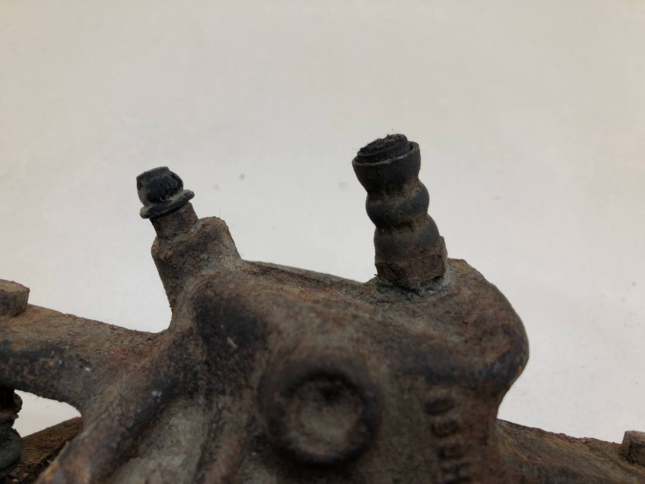 Суппорт задний левый Renault Clio (3) 2005-2012