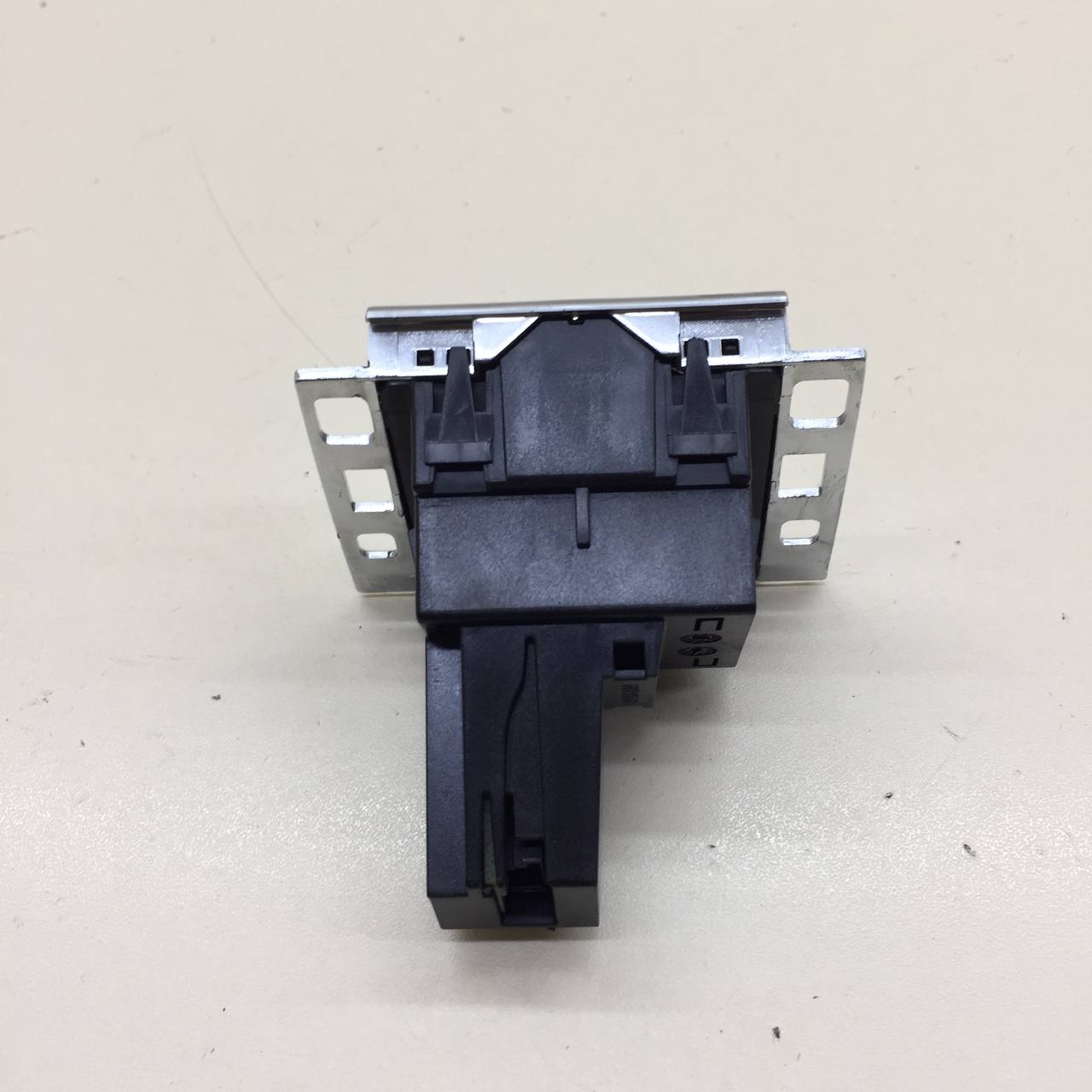 Часы Volkswagen Passat B7 2011-2015