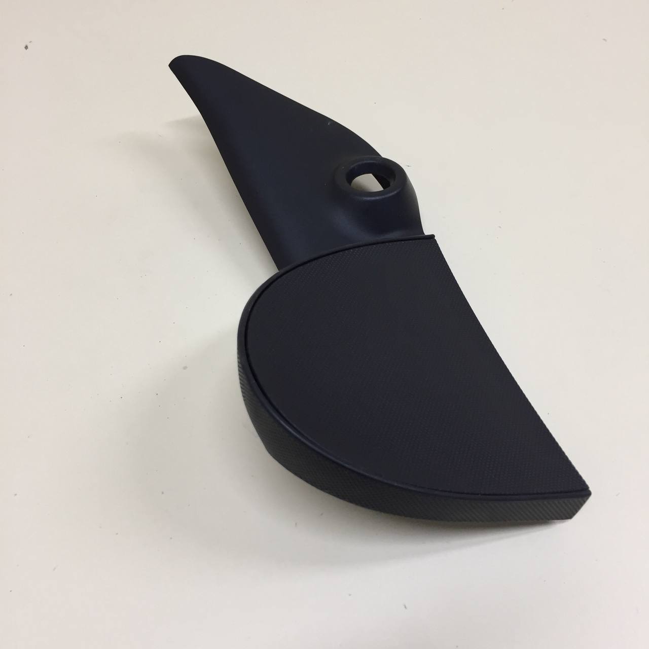 Крышка зеркала внутренняя левая Peugeot 107 2006-2014