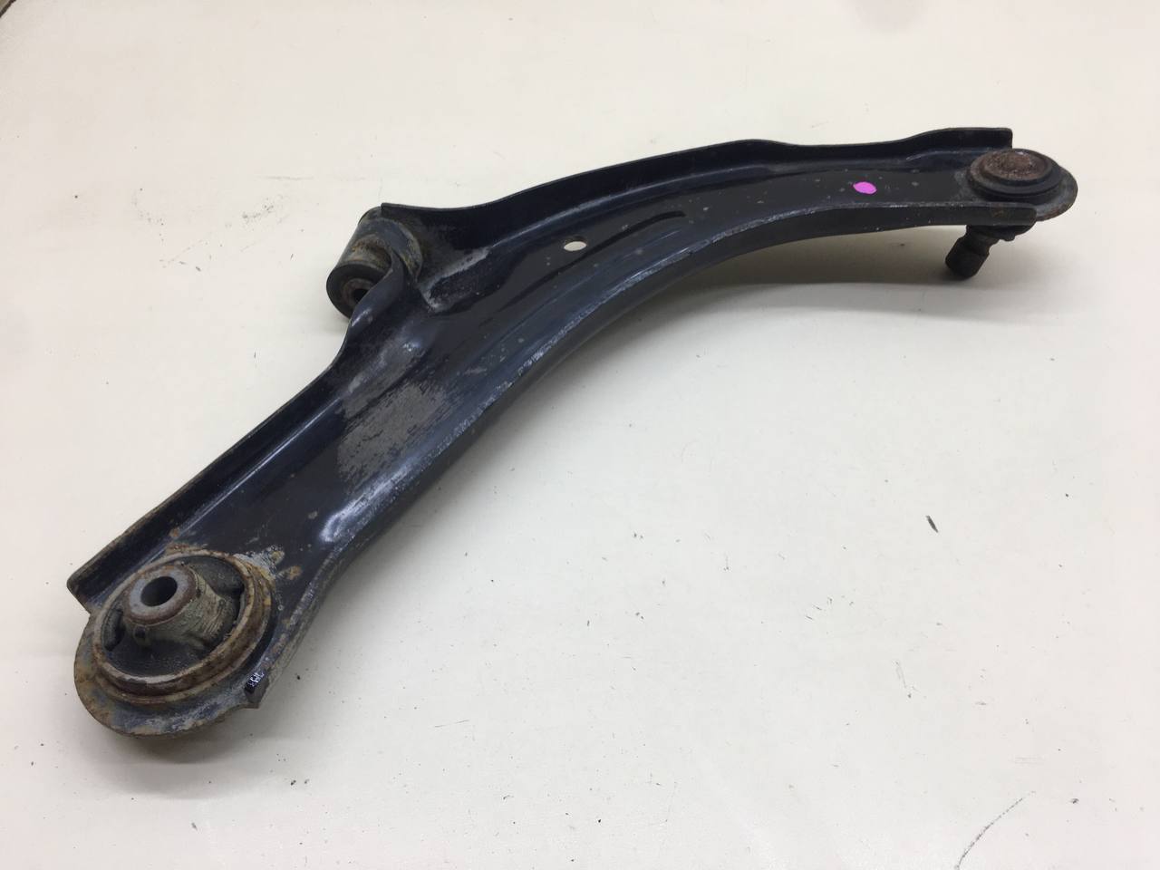 Рычаг передний левый Nissan Tiida (C11) 2007-2014