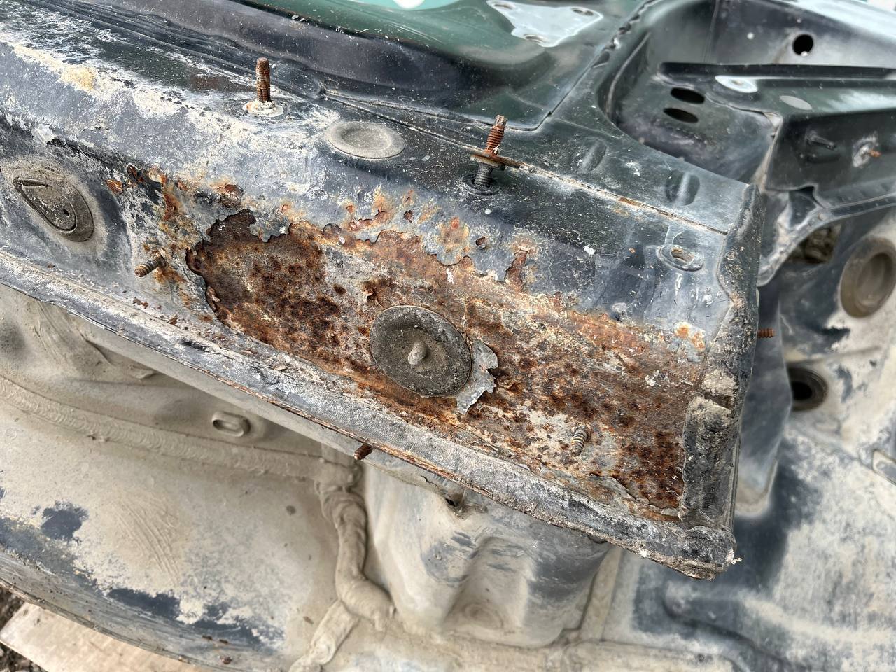 Четверть передняя правая Mercedes-Benz M-Class (W164) 2005-2011