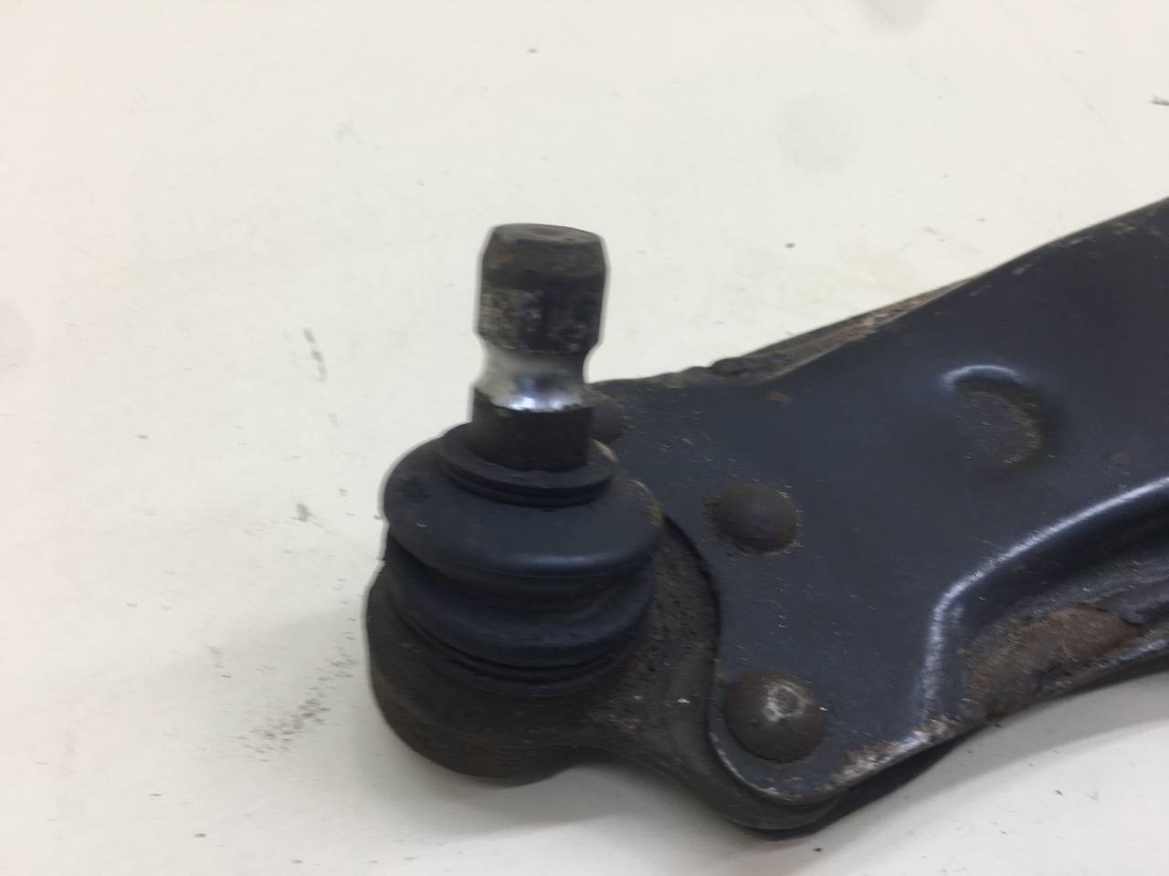 Рычаг передний левый Opel Astra H / Family 2004-2015