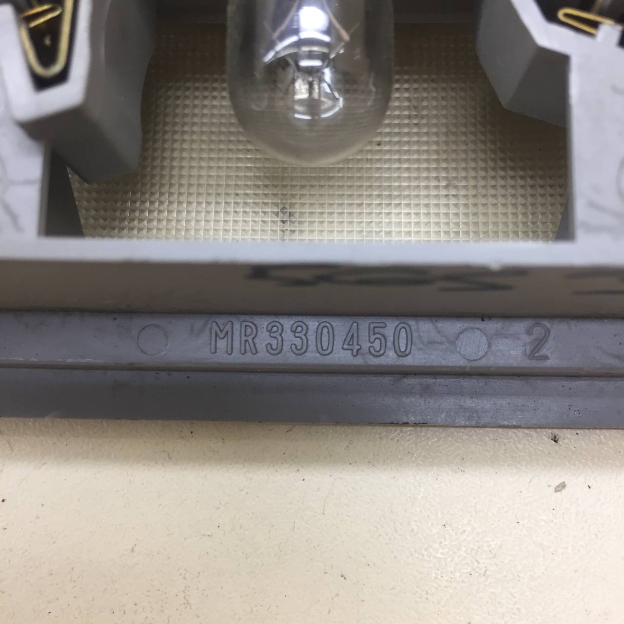 Плафон салонный Mitsubishi Lancer 9  (CS/Classic) 2000-2011