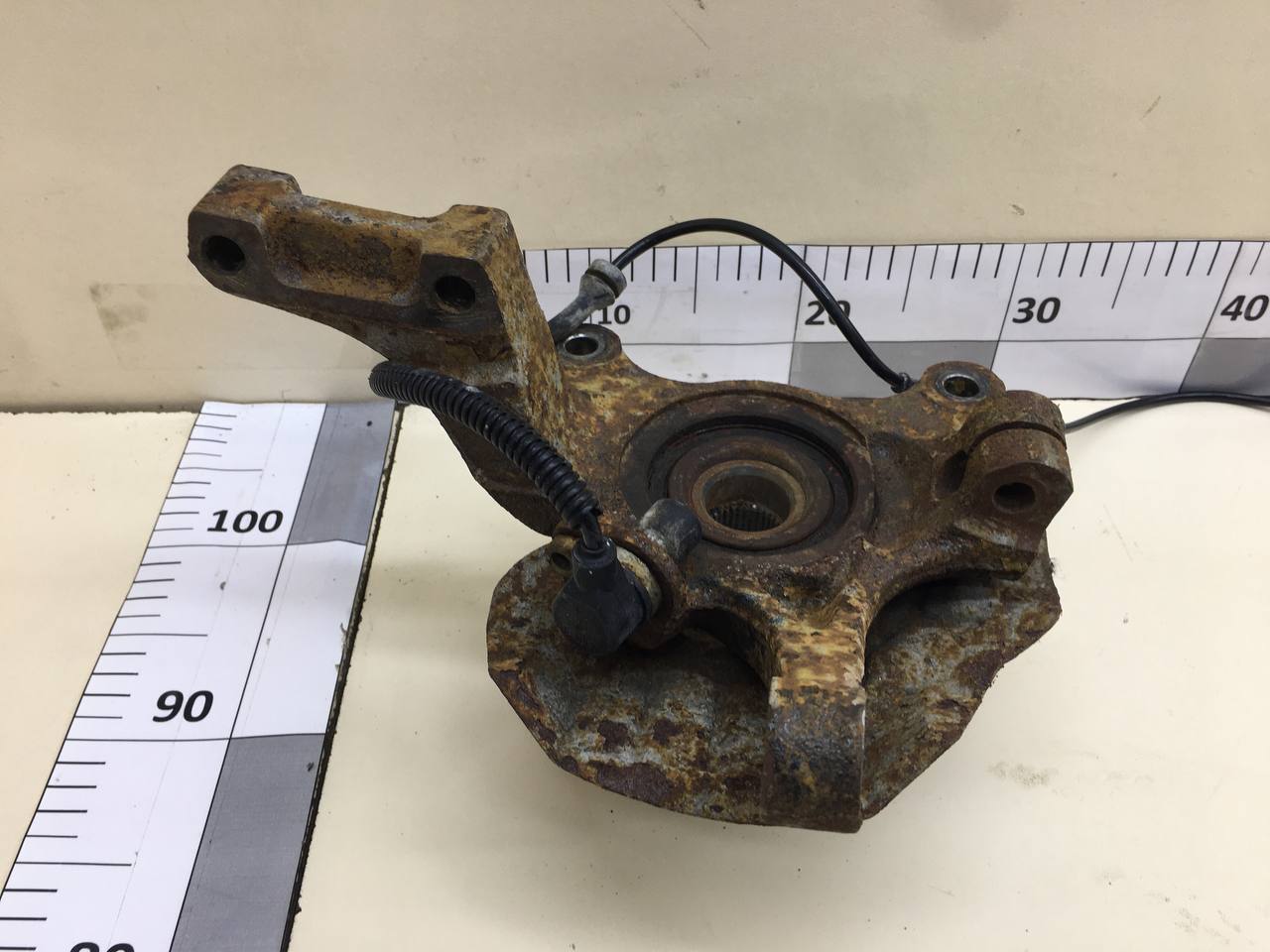 Кулак поворотный передний левый Chevrolet Lacetti (J200) 2003-2013