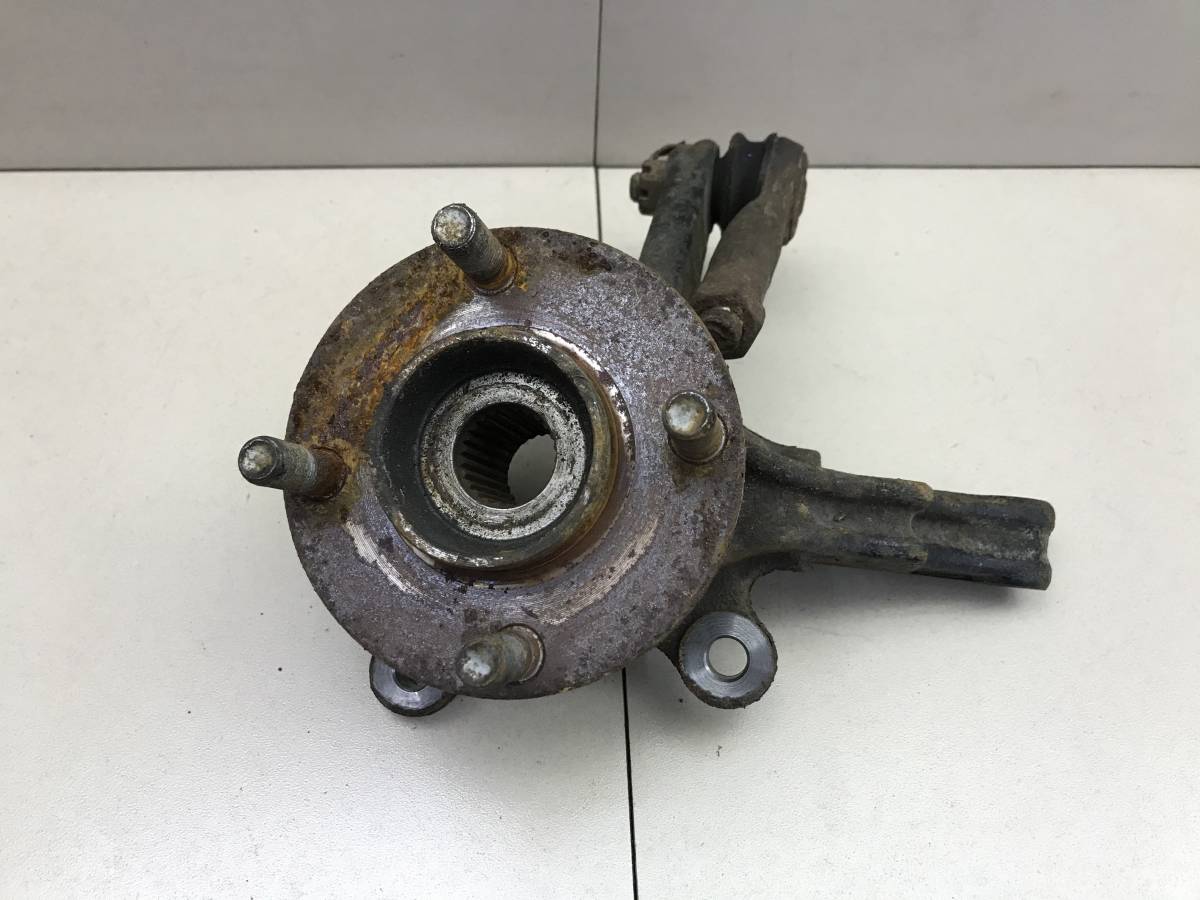 Кулак поворотный передний правый Nissan Pulsar (N15) 1995-2000