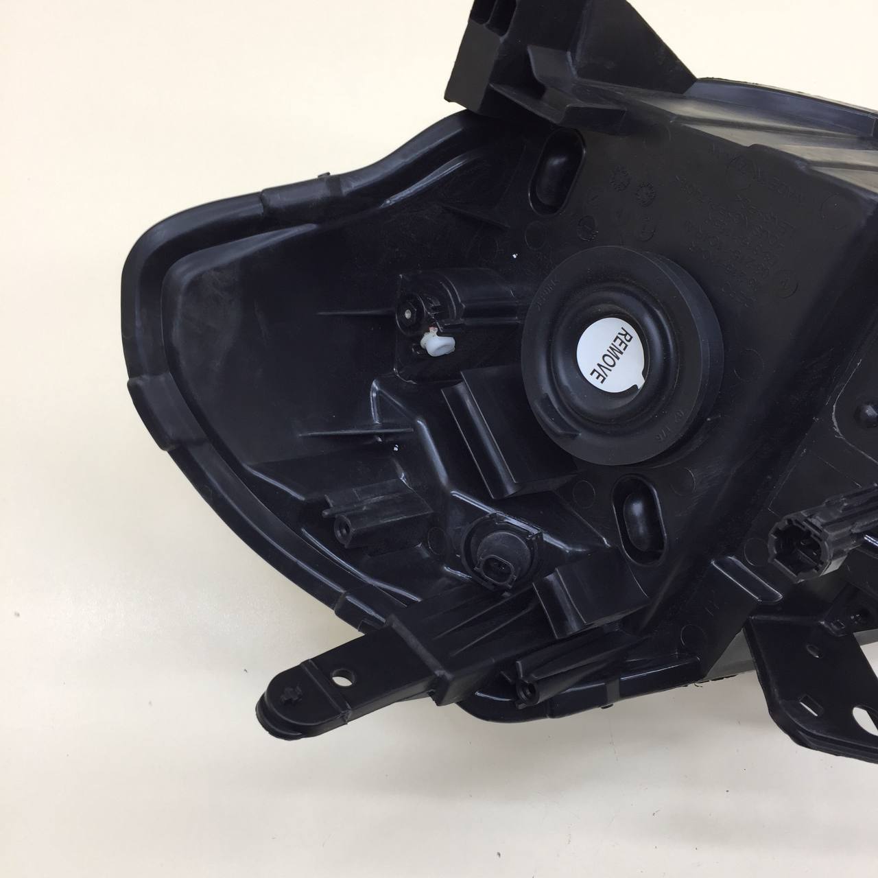 Фара правая Nissan Tiida (C11) 2007-2014