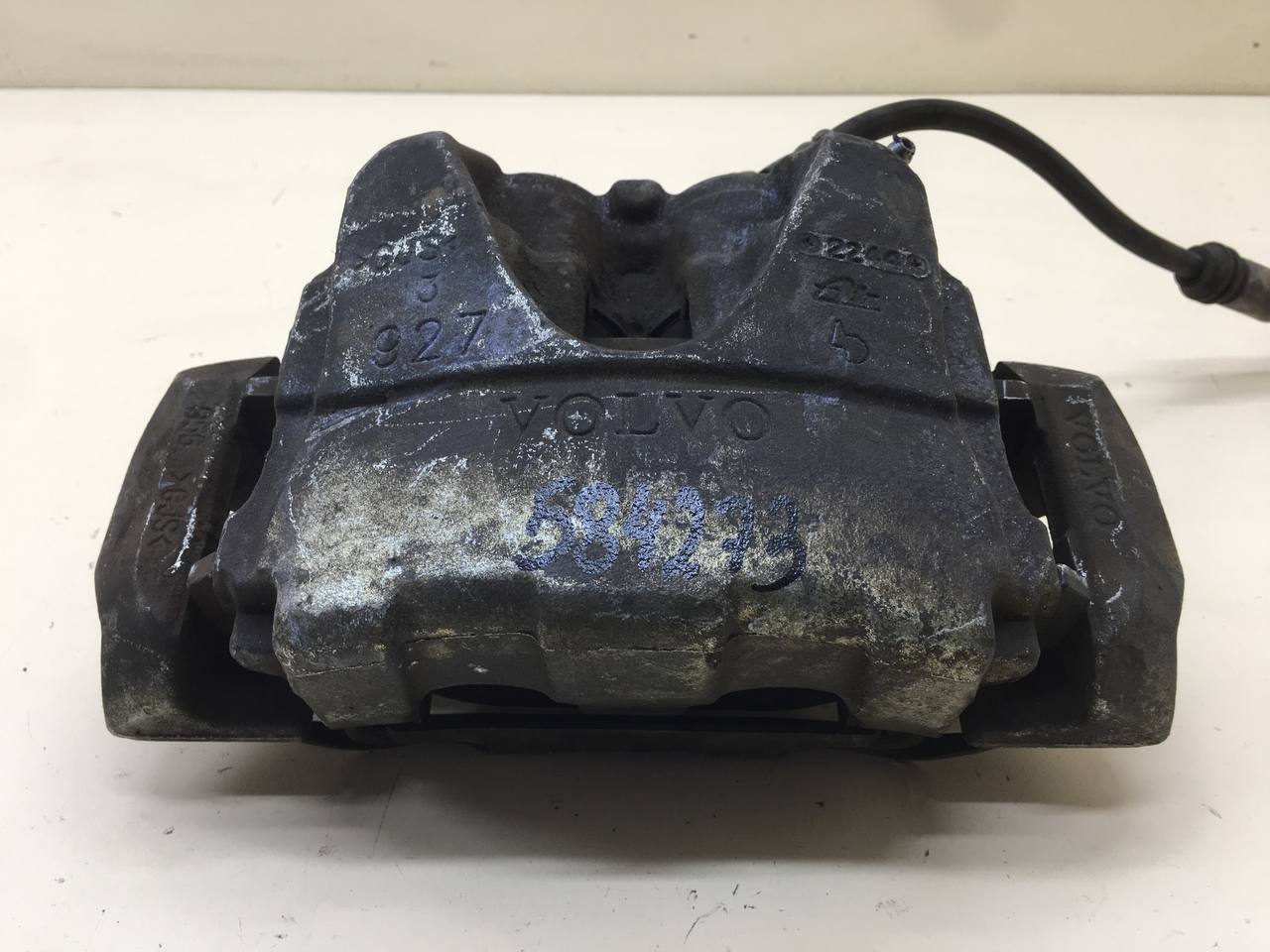 Суппорт передний левый Volvo XC60 2008-2017