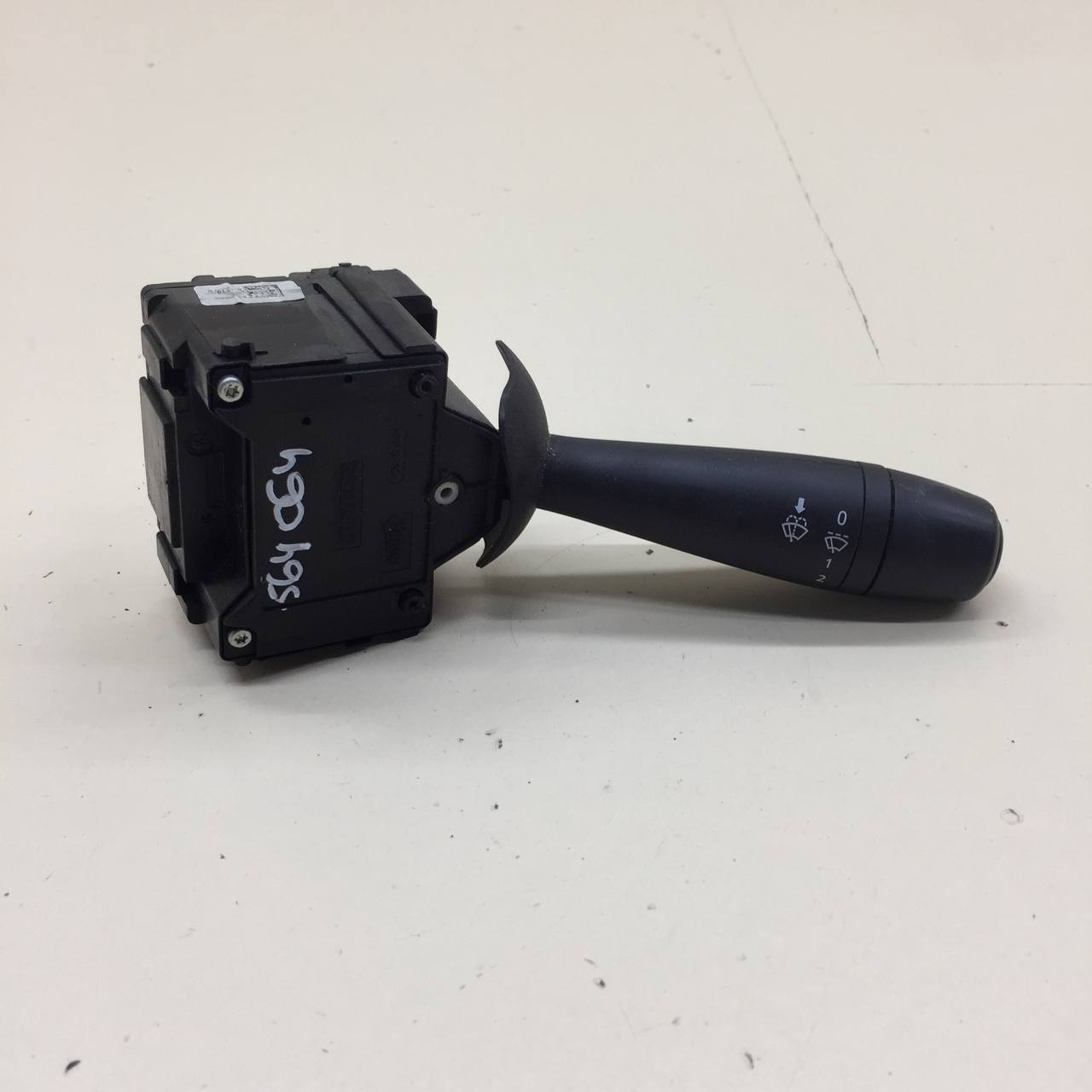 Переключатель стеклоочистителей Renault Logan (2) 2014>