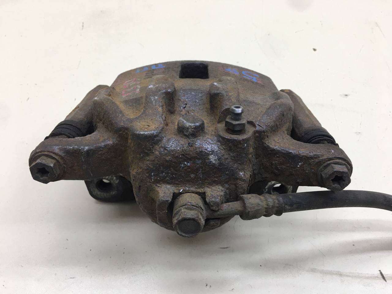 Суппорт передний правый Honda Civic 5D 2006-2012