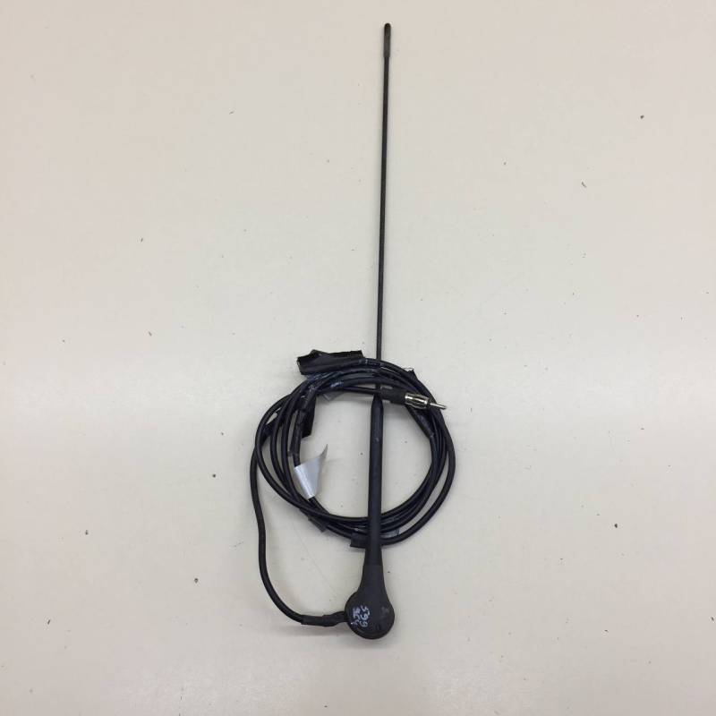 Антенна Lada Granta 2011>