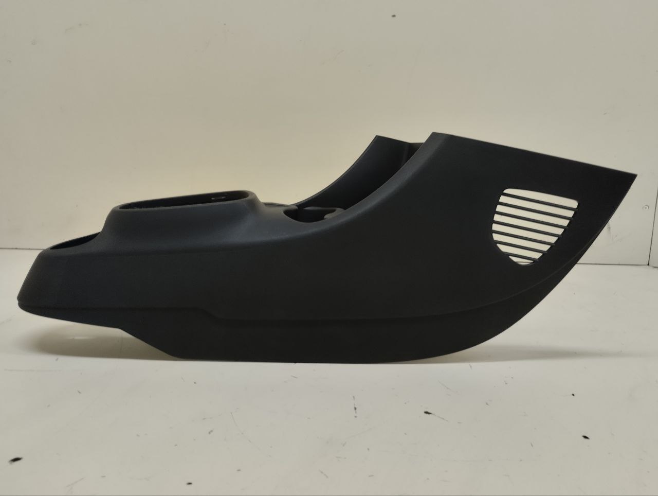 Консоль центральная Peugeot 107 2006-2014