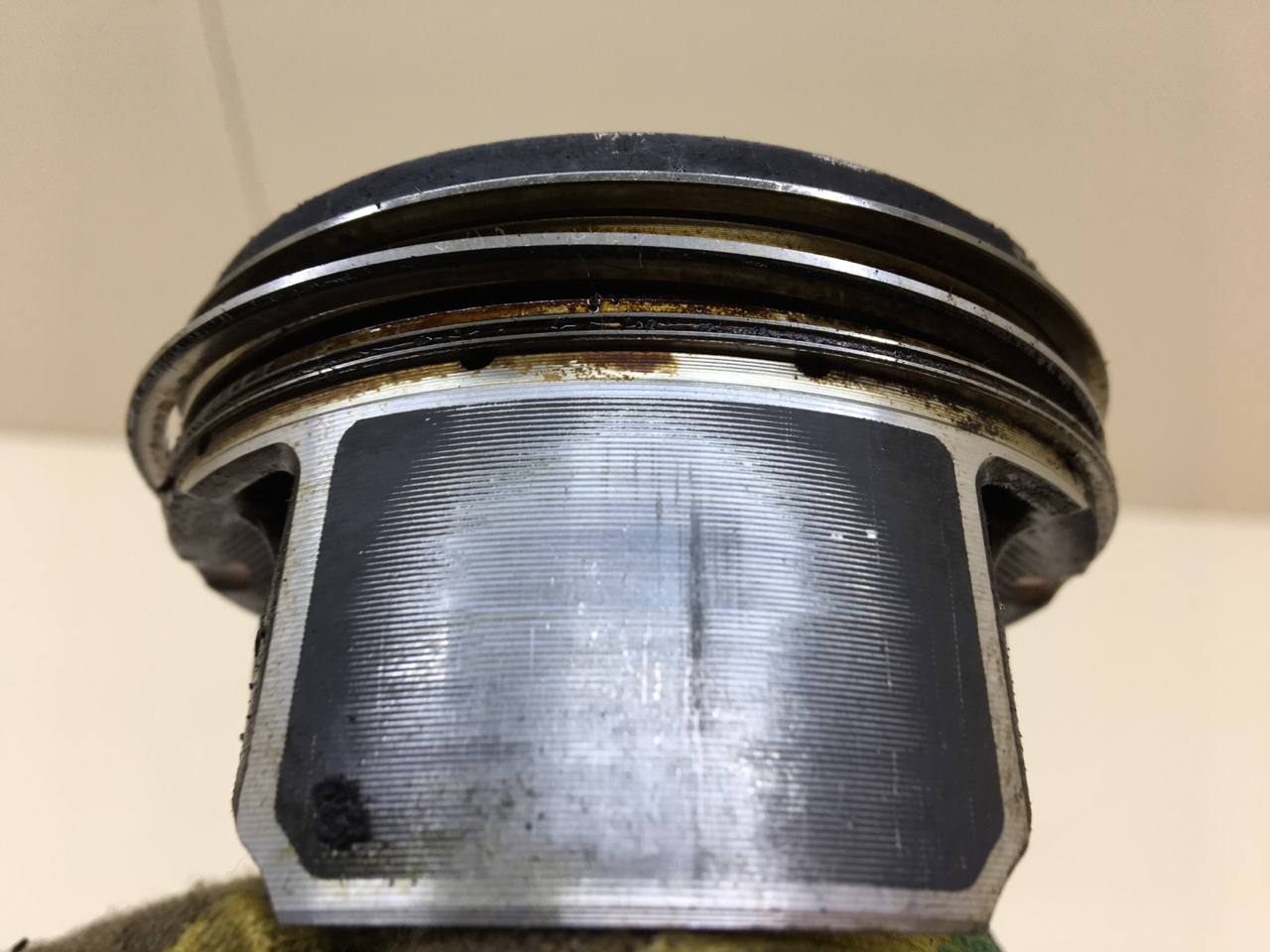 Поршень с шатуном Volkswagen Passat B7 2011-2015