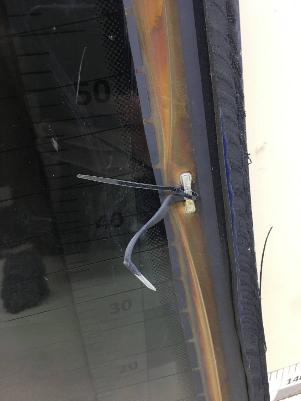 Стекло заднее Opel Vectra (C) 2002-2008