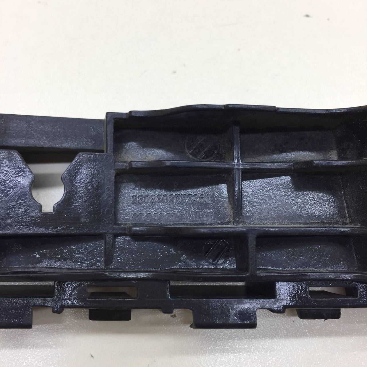 Кронштейн переднего бампера правый Haval H6 2014-2020