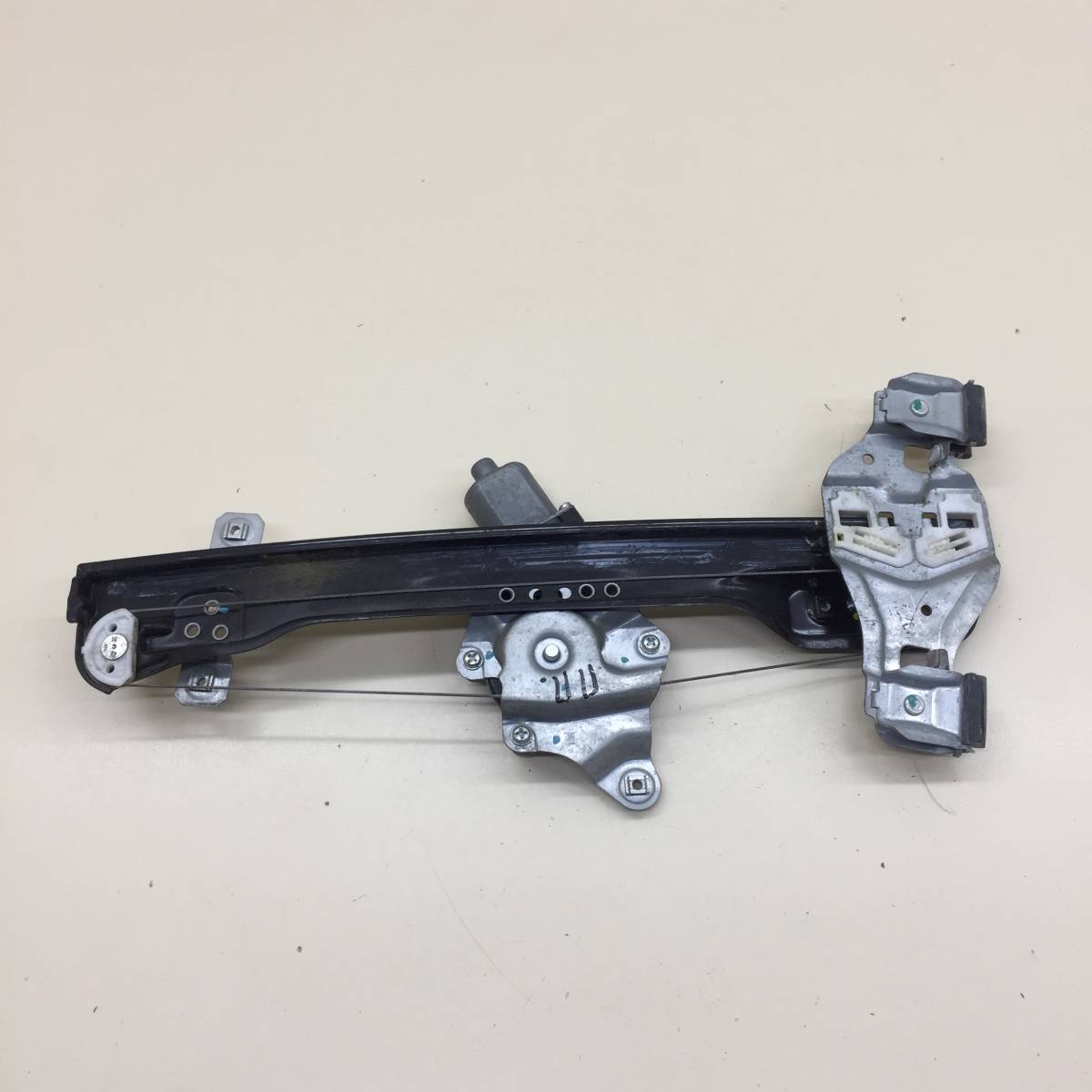 Стеклоподъемник электр. передний правый Chevrolet Aveo T300 2011>