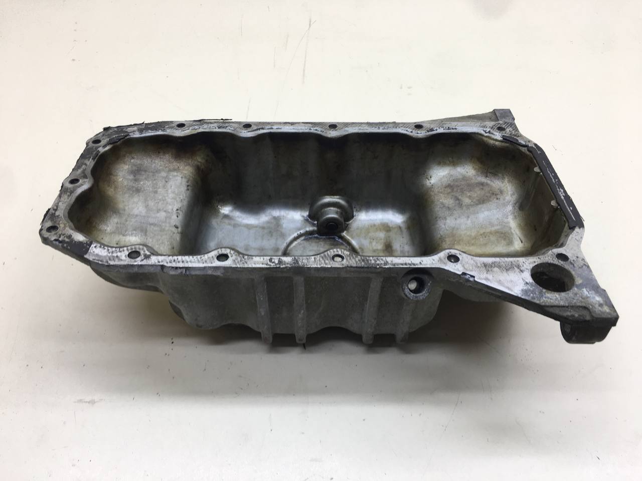 Поддон масляный двигателя Ford Focus 3 2011>