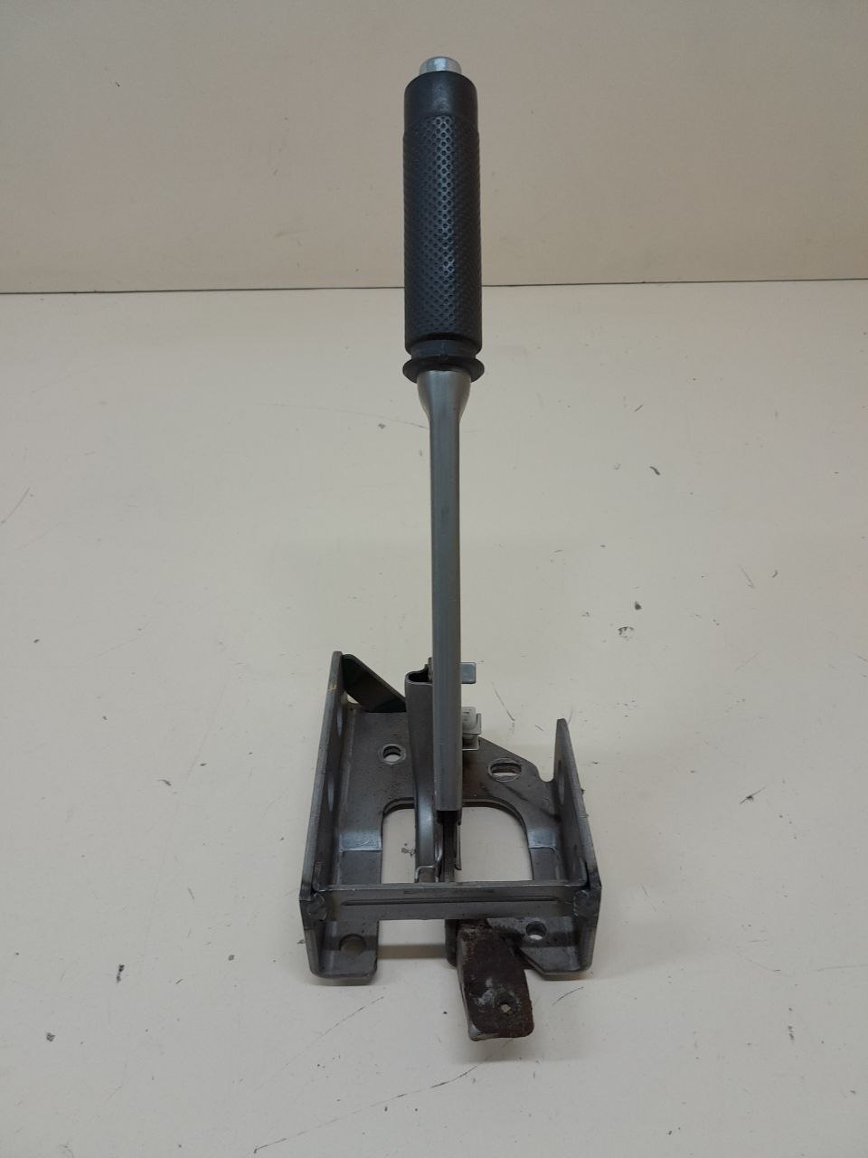 Рычаг стояночного тормоза Chevrolet Aveo T250 2005-2011