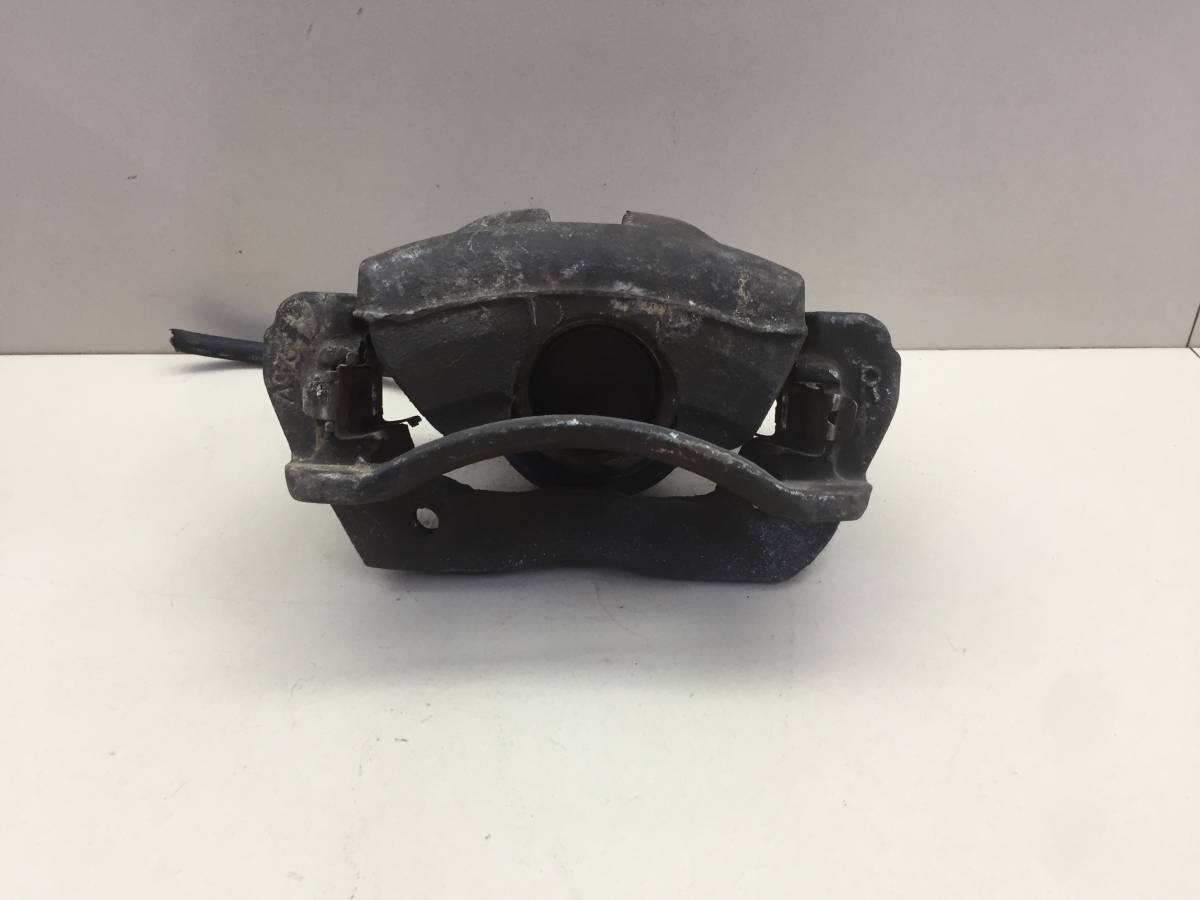 Суппорт передний правый Toyota Crown (S170) 1999-2003