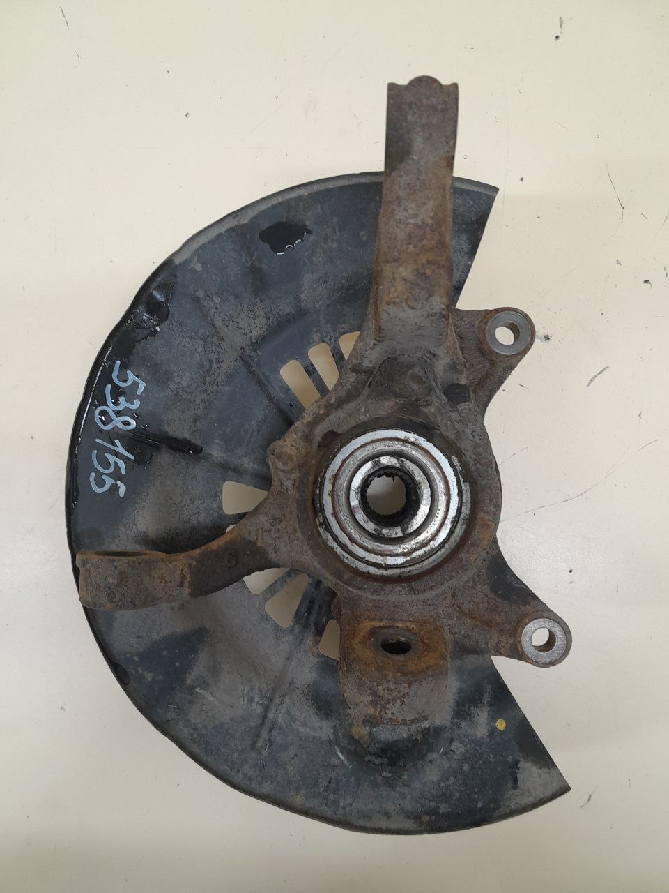 Кулак поворотный передний левый Toyota Camry (XV50) 2011-2017