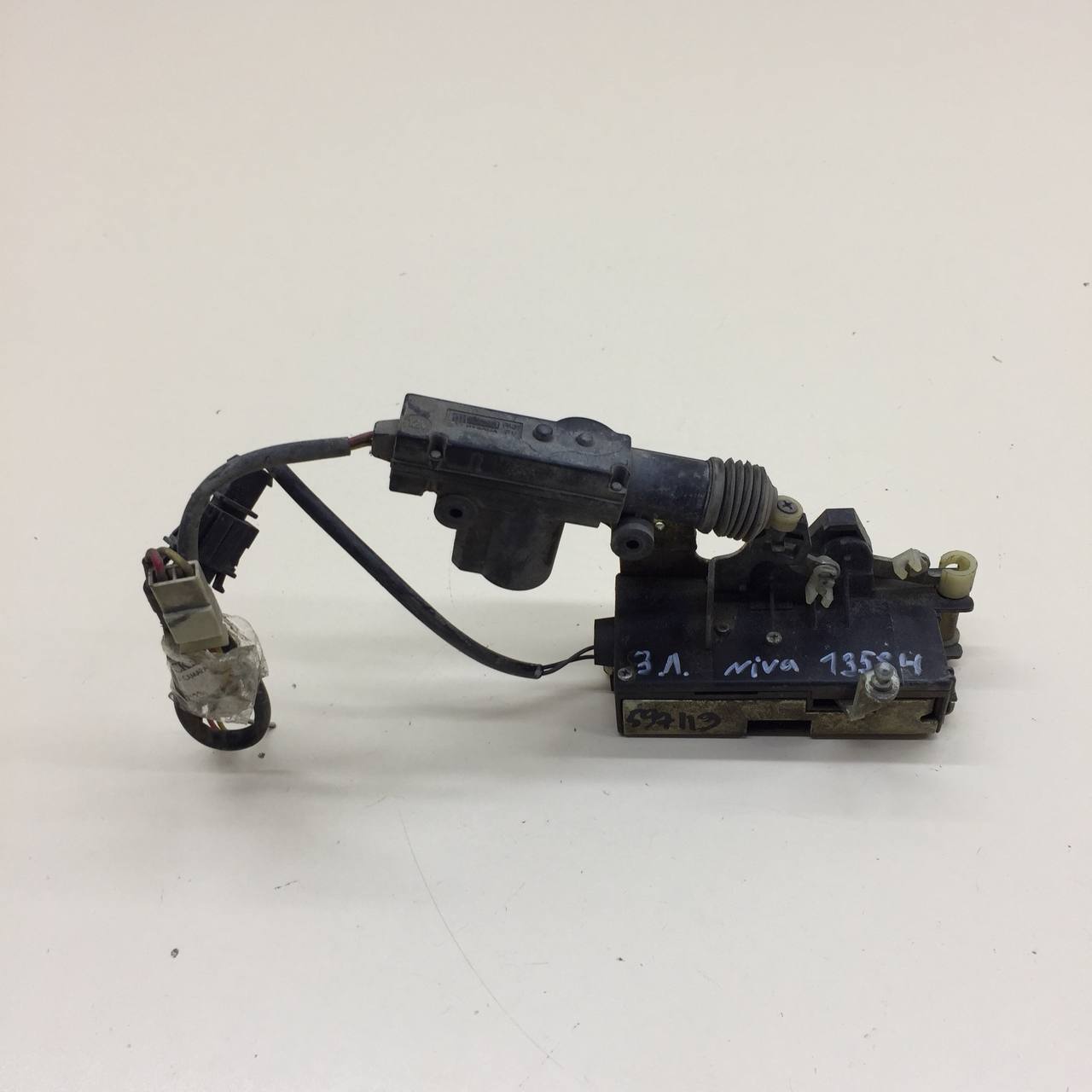 Замок двери задней левой Chevrolet Niva 2002-2009